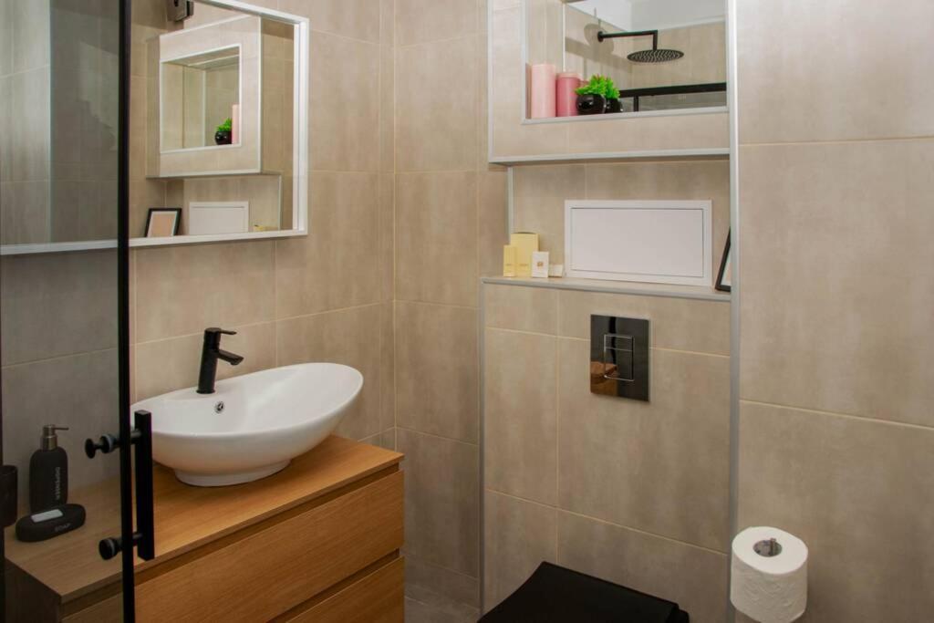 Super Luxurious & Spacious Designer Apartment. 스타라 자고라 외부 사진