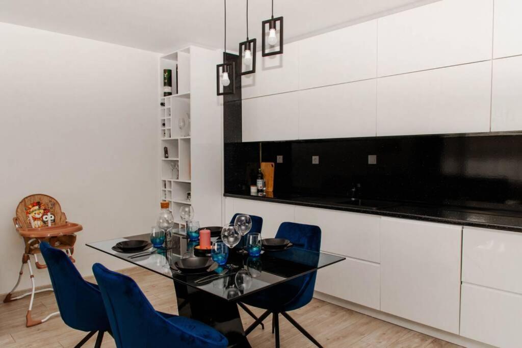 Super Luxurious & Spacious Designer Apartment. 스타라 자고라 외부 사진