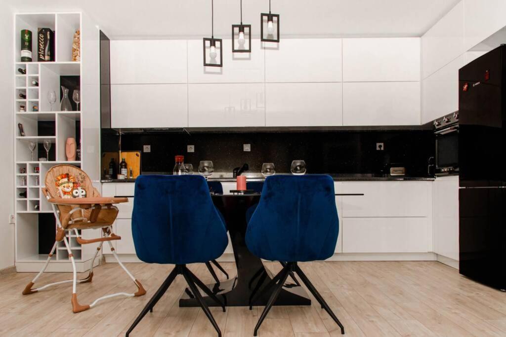Super Luxurious & Spacious Designer Apartment. 스타라 자고라 외부 사진