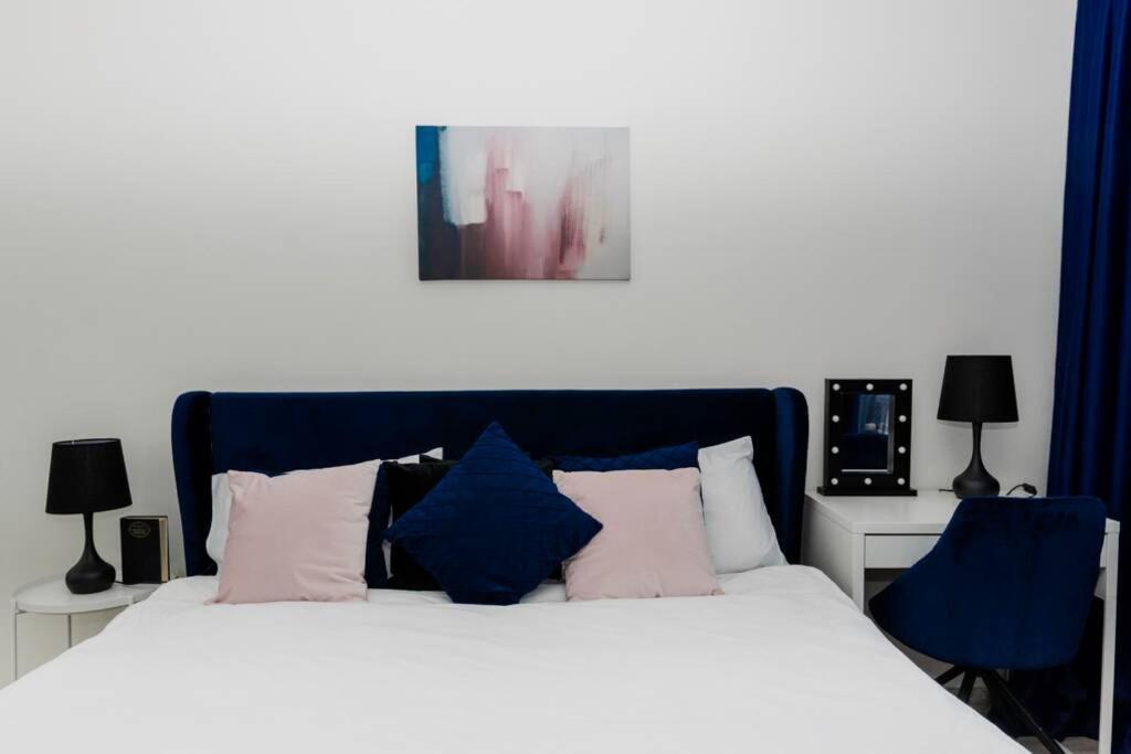 Super Luxurious & Spacious Designer Apartment. 스타라 자고라 외부 사진